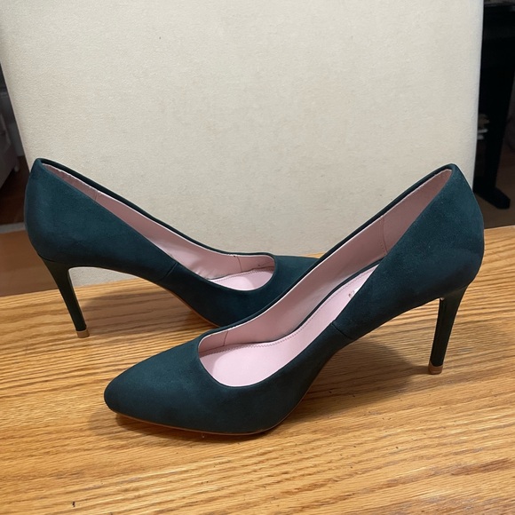 Beautiful high heels, green perfect for fall season! - Picture 4 of 8